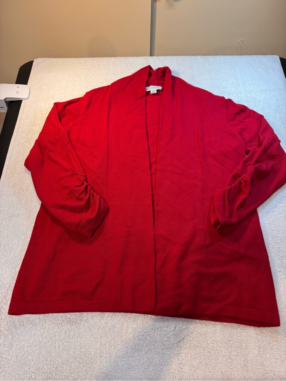 Women’s Susan Graver Bright Red Open Front Cardigan. Size XS